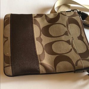 COACH LARGE SIGNATURE C SWING PACK CROSSBODY PURSE